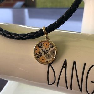 VERA BRADLEY BLACK LEATHER CHOKER WITH MEDAL /NEW